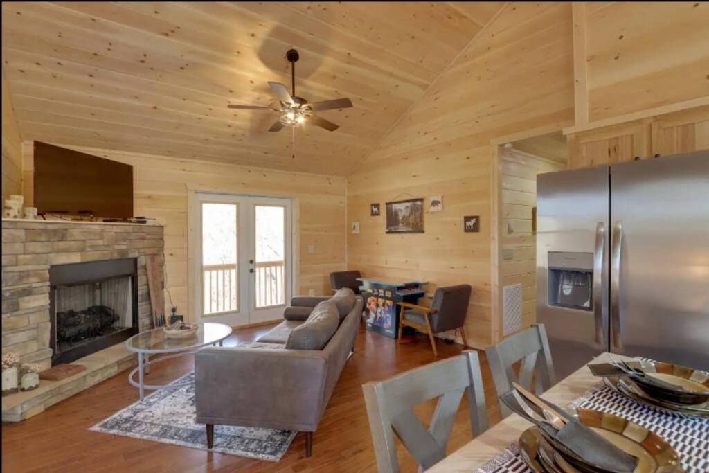 New Serene, Fun & Comfy Cabin- Covered Deck, Grill, Arcade Murphy Dış mekan fotoğraf