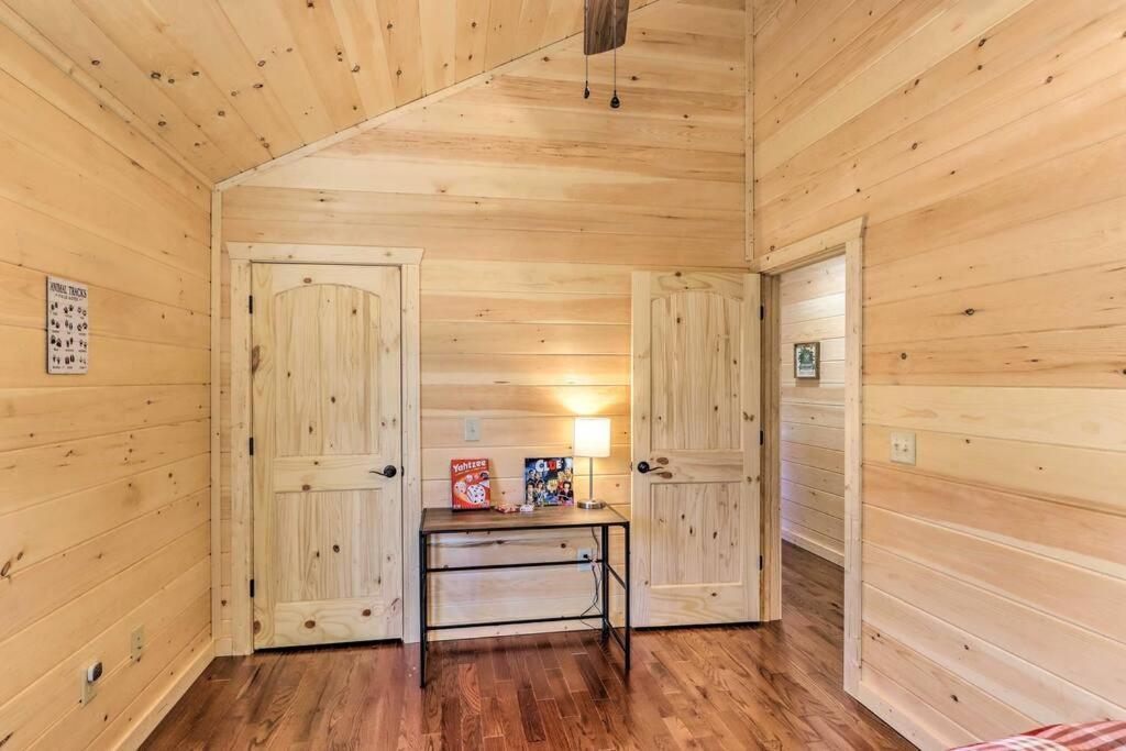 New Serene, Fun & Comfy Cabin- Covered Deck, Grill, Arcade Murphy Dış mekan fotoğraf