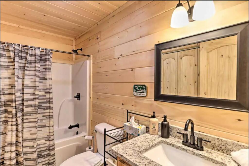 New Serene, Fun & Comfy Cabin- Covered Deck, Grill, Arcade Murphy Dış mekan fotoğraf