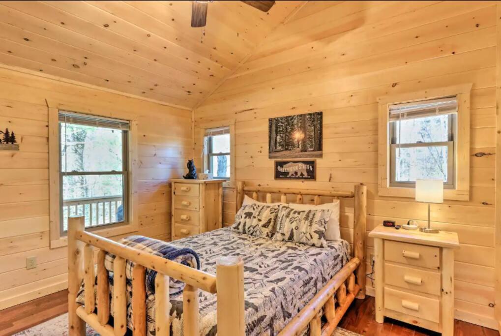 New Serene, Fun & Comfy Cabin- Covered Deck, Grill, Arcade Murphy Dış mekan fotoğraf