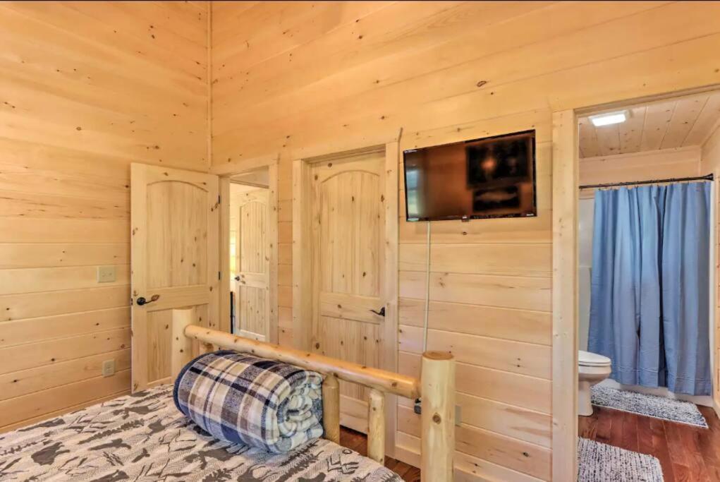 New Serene, Fun & Comfy Cabin- Covered Deck, Grill, Arcade Murphy Dış mekan fotoğraf