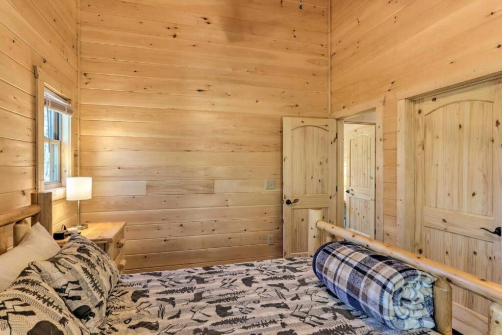 New Serene, Fun & Comfy Cabin- Covered Deck, Grill, Arcade Murphy Dış mekan fotoğraf