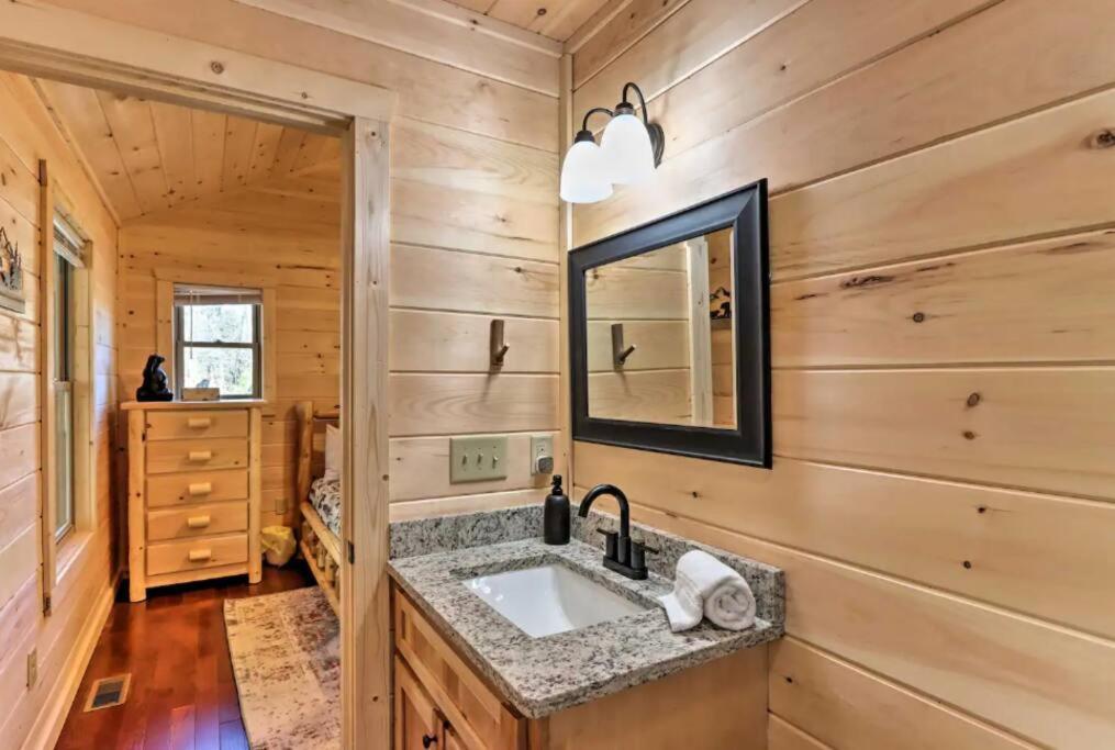 New Serene, Fun & Comfy Cabin- Covered Deck, Grill, Arcade Murphy Dış mekan fotoğraf